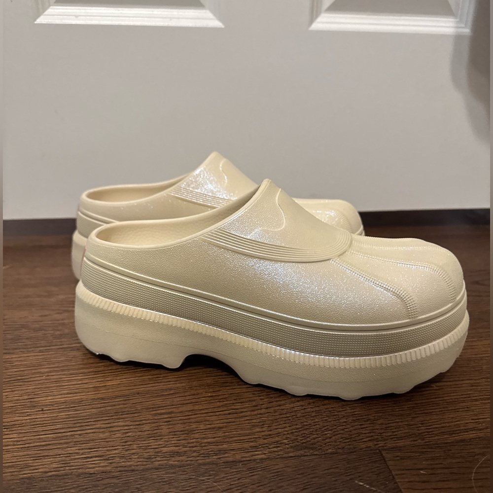 Sorel Caribou Clogs - Rare Color!